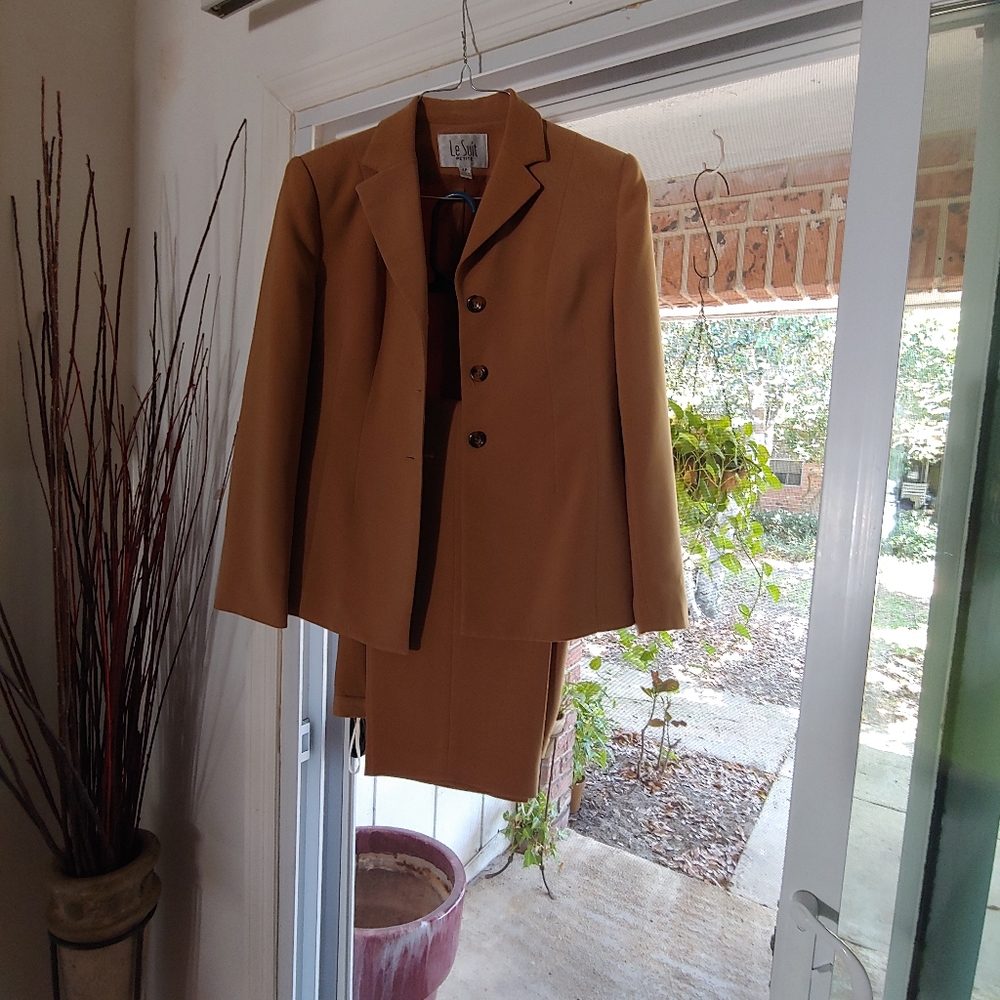 Pant suit - Picture 2 of 2